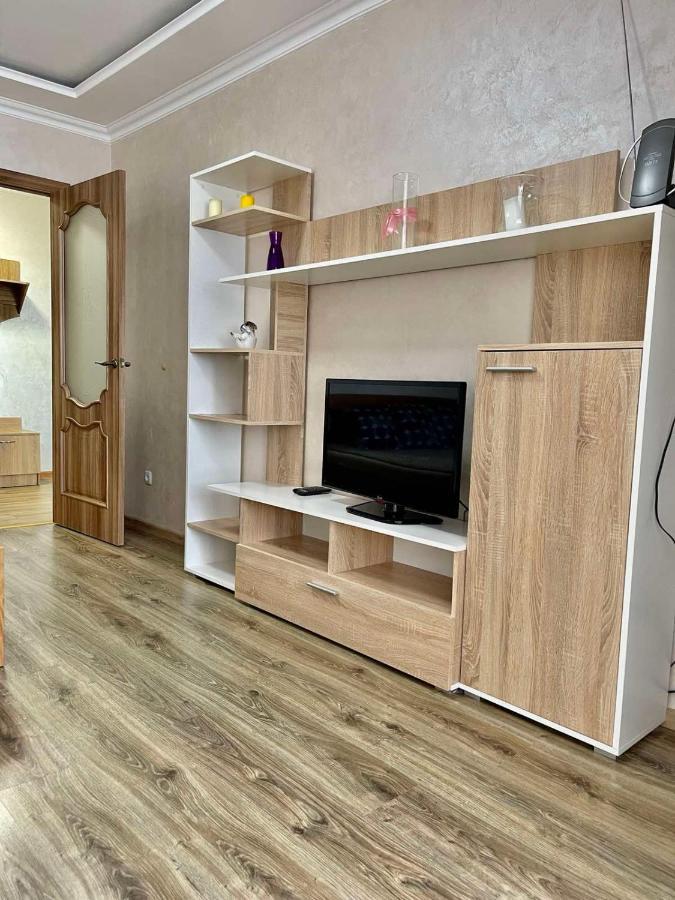 Atlant Luxury Family Apart Поряд З Тц Депот, Безконтактне Заселення Çernivtsi Dış mekan fotoğraf
