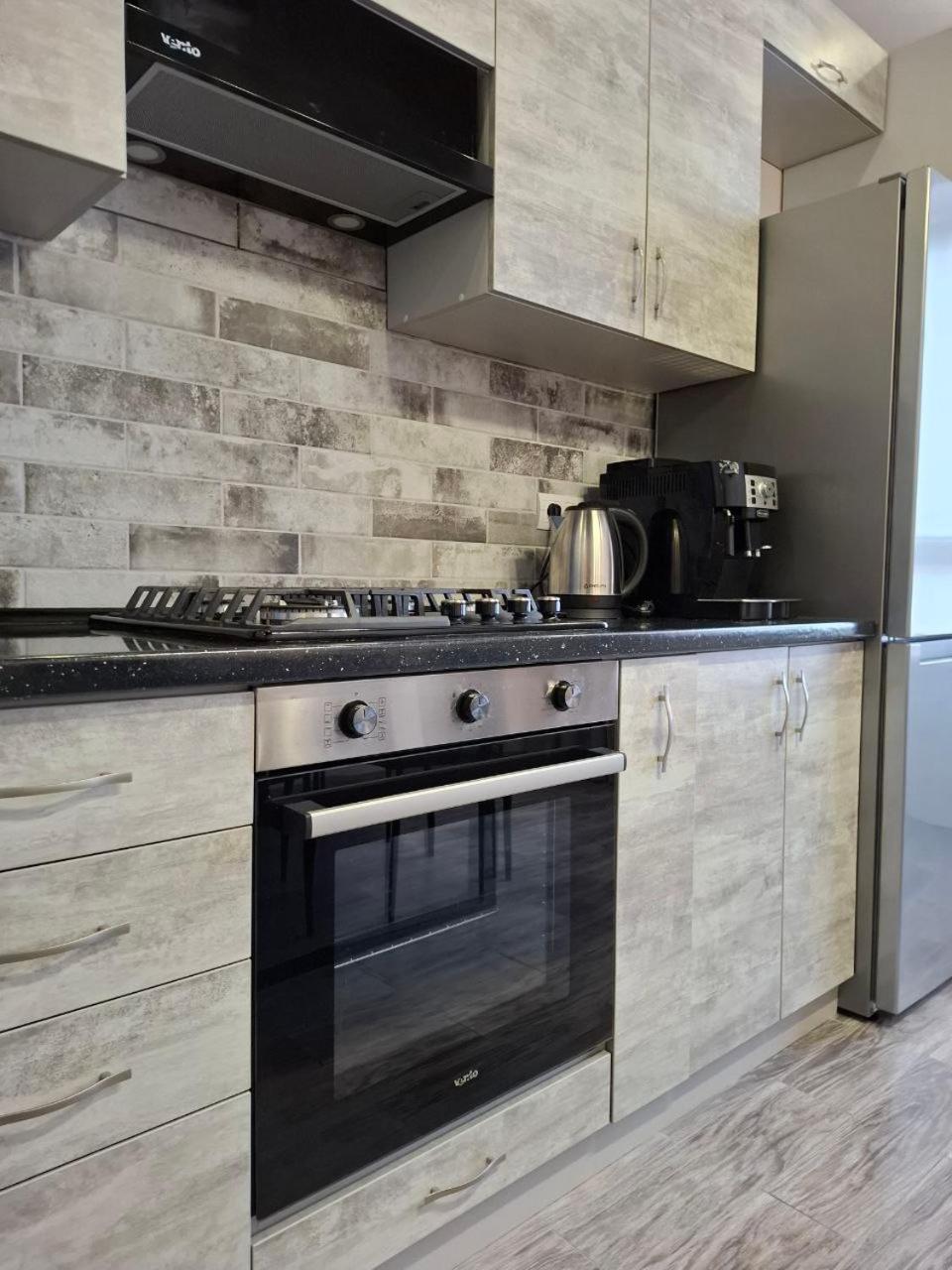 Atlant Luxury Family Apart Поряд З Тц Депот, Безконтактне Заселення Çernivtsi Dış mekan fotoğraf