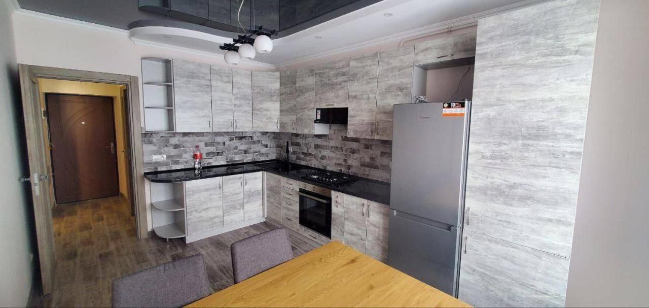 Atlant Luxury Family Apart Поряд З Тц Депот, Безконтактне Заселення Çernivtsi Dış mekan fotoğraf