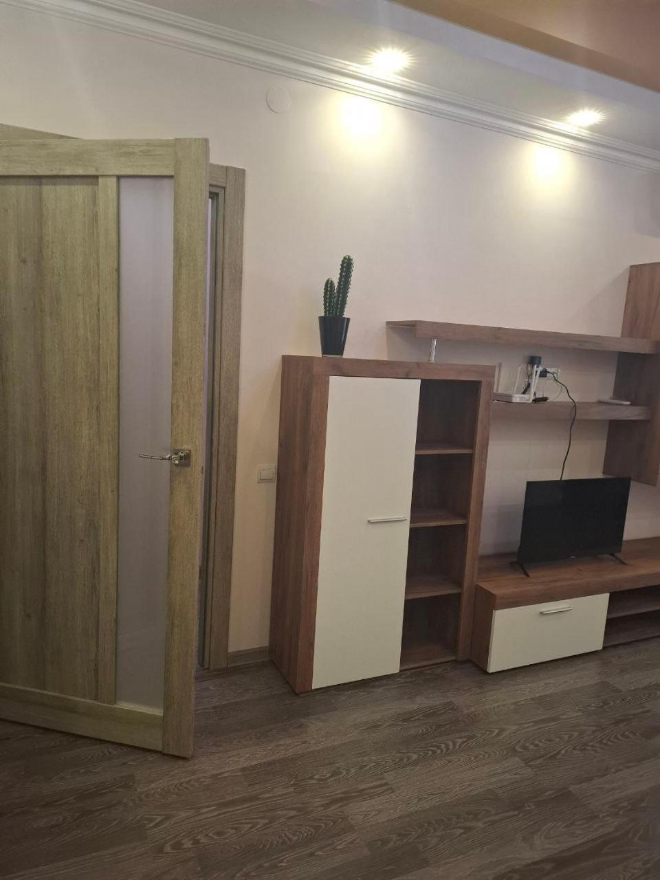 Atlant Luxury Family Apart Поряд З Тц Депот, Безконтактне Заселення Çernivtsi Dış mekan fotoğraf